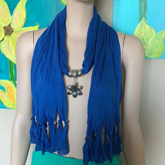 Women’s scarves - Picture 6 of 6